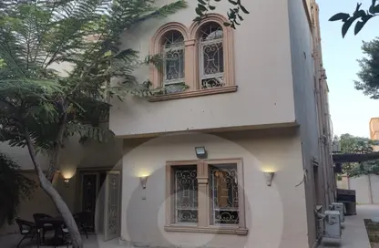Villa - 5 Bedrooms - 4 Bathrooms for rent in Greens - 6th District - Sheikh Zayed City - Giza