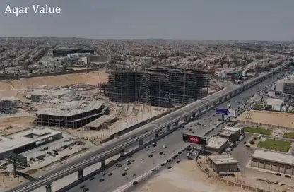 Retail - Studio - 4 Bathrooms for sale in Cliff Mall New Cairo - South Teseen St. - The 5th Settlement - New Cairo City - Cairo