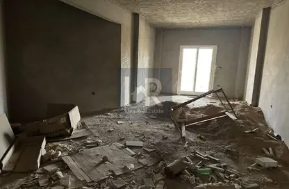 شقة - 3 غرف نوم - 3 حمامات للبيع في مدينة الشروق - القاهرة