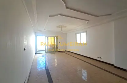 Apartment - 3 Bedrooms - 2 Bathrooms for sale in Abdel Salam Aref St. - Glim - Hay Sharq - Alexandria