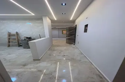 Apartment - 3 Bedrooms - 2 Bathrooms for sale in Abou El Houl - New Cairo City - Cairo
