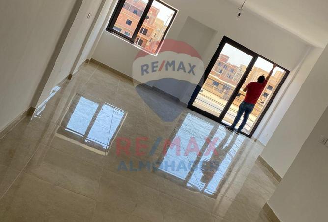 8122046 - Property Image 2