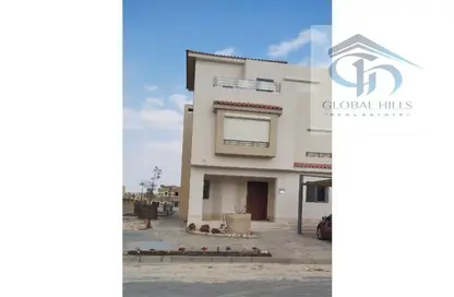 منزل مزدوج - 5 غرف نوم - 4 حمامات للبيع في جولف فيوز - طريق مصر اسكندرية الصحراوي - مدينة 6 أكتوبر - الجيزة