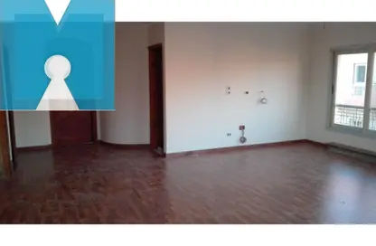 شقة - 3 غرف نوم - 2 حمامات للبيع في اوبرا سيتي - الحي السادس - الشيخ زايد - الجيزة شقة - 3 غرف نوم - 2 حمامات للبيع في اوبرا سيتي - الحي السادس - الشيخ زايد - الجيزة