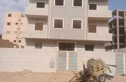 Penthouse - 2 Bedrooms - 1 Bathroom for sale in El Motamayez District - Badr City - Cairo
