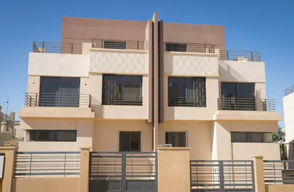 Twin House - 4 Bedrooms - 4 Bathrooms for sale in Alma - 2nd District - Sheikh Zayed City - Giza