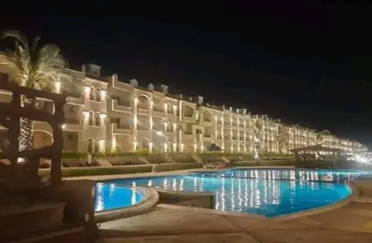 Chalet - 2 Bedrooms - 2 Bathrooms for sale in Lasirena Palm Beach - Al Ain Al Sokhna - Suez