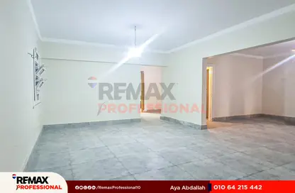 مساحات مكتبية - استوديو - 2 حمامات للبيع في شارع رشدي - رشدي - حي شرق - الاسكندرية