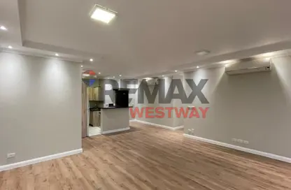 شقة - 3 غرف نوم - 3 حمامات للبيع في ذا كورت ياردز - كمبوندات الشيخ زايد - الشيخ زايد - الجيزة