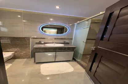 Apartment - 3 Bedrooms - 3 Bathrooms for sale in Amorada New Cairo - 5th Settlement Compounds - The 5th Settlement - New Cairo City - Cairo