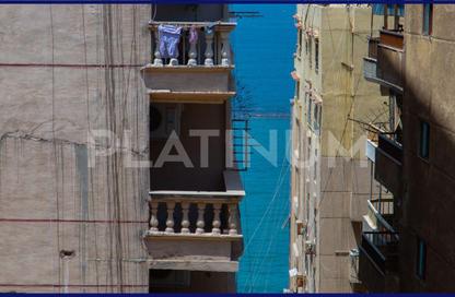 Apartment - 3 Bedrooms - 2 Bathrooms for sale in Al Geish Road - El Mandara - Hay Than El Montazah - Alexandria