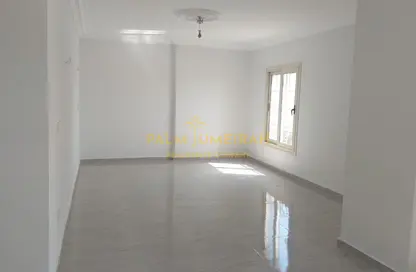شقة - 3 غرف نوم - 2 حمامات للايجار في شارع جرين بلازا - سموحة - حي شرق - الاسكندرية