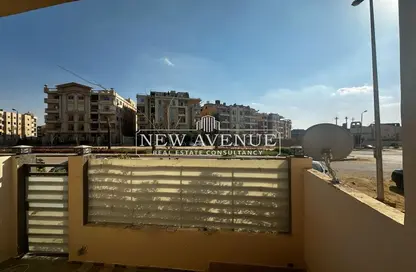 Apartment - 2 Bedrooms - 1 Bathroom for sale in South Lotus - El Lotus - New Cairo City - Cairo