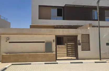 منزل مزدوج - 5 غرف نوم - 5 حمامات للبيع في كمبوند اب فيل - طريق مصر اسكندرية الصحراوي - مدينة 6 أكتوبر - الجيزة