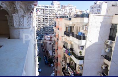 Apartment - 3 Bedrooms - 2 Bathrooms for sale in Al Ekbal St. - Laurent - Hay Sharq - Alexandria