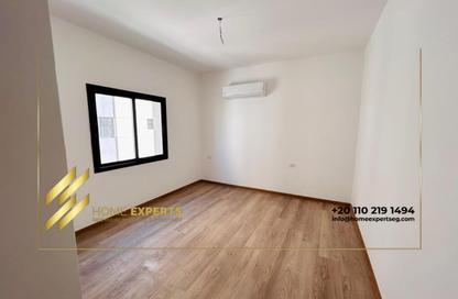 شقة - 3 غرف نوم - 3 حمامات للايجار في مون ريزيدنس - فيفث سكوير - التجمع الخامس - مدينة القاهرة الجديدة - القاهرة
