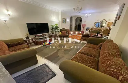 Apartment - 4 Bedrooms - 3 Bathrooms for sale in 1st District West - Shorouk City - Cairo