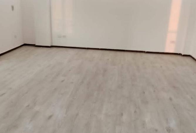 8081721 - Property Image 2