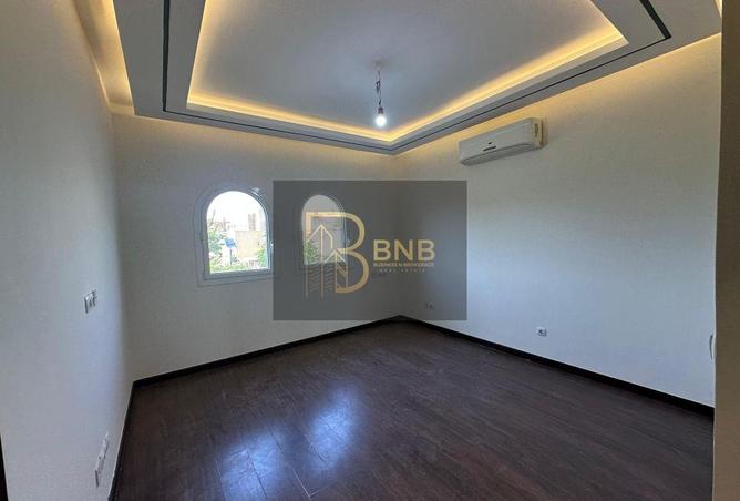 8081210 - Property Image 3