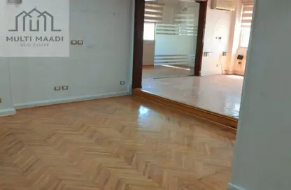 طابق كامل - استوديو - 2 حمامات للايجار في شارع 9 - المعادي - حي المعادي - القاهرة