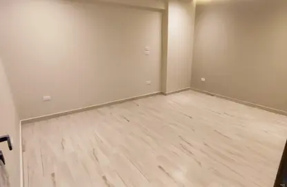 شقة - 3 غرف نوم - 2 حمامات للبيع في البوابة الرابعة - مينا - حدائق الاهرام - الجيزة