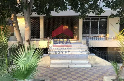 محل تجاري - استوديو - 3 حمامات للبيع في شارع طه حسين - النزهه الجديدة - النزهة - القاهرة