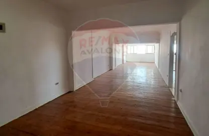 Apartment - 2 Bedrooms - 1 Bathroom for sale in Smouha - Hay Sharq - Alexandria