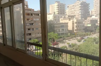 شقة - 2 غرف نوم - 2 حمامات للبيع في شارع موسي ابن نصير - الحديقة الدولية - الحي السابع - مدينة نصر - القاهرة