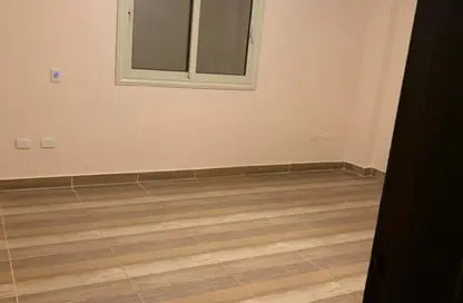 Apartment - 3 Bedrooms - 2 Bathrooms for rent in Ganoob El Acadimia - New Cairo City - Cairo