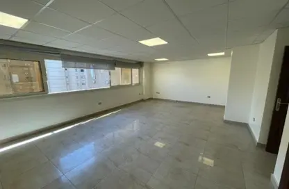 Co-Working Space - Studio - 4 Bathrooms for rent in Shehab St. - Mohandessin - Giza