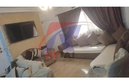 Apartment - 3 Bedrooms - 1 Bathroom for rent in Abdel Moneim Sanad St. - 1st Zone - Nasr City - Cairo