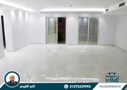 Apartment - 3 Bedrooms - 3 Bathrooms for sale in El Shatby - Hay Wasat - Alexandria