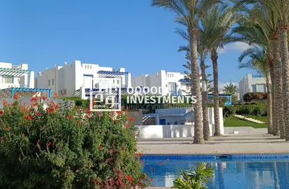 Chalet - 2 Bedrooms - 2 Bathrooms for sale in Mountain View - Ras Al Hekma - North Coast
