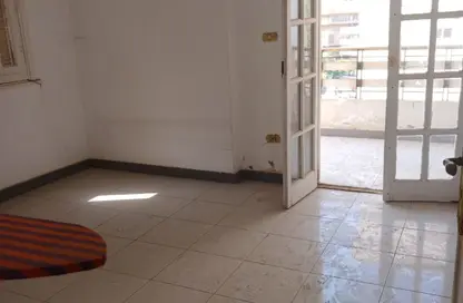 Apartment - 2 Bedrooms - 1 Bathroom for rent in Nabil Al Wakkad St. - Ard El Golf - Heliopolis - Masr El Gedida - Cairo