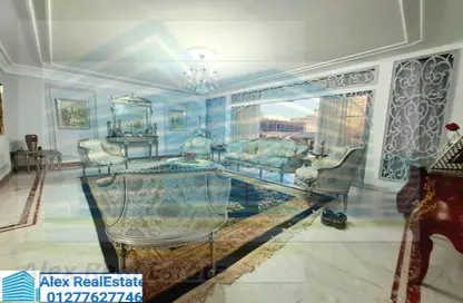 Apartment - 3 Bedrooms - 3 Bathrooms for rent in Kasr Al Safa St. - Zezenia - Hay Sharq - Alexandria