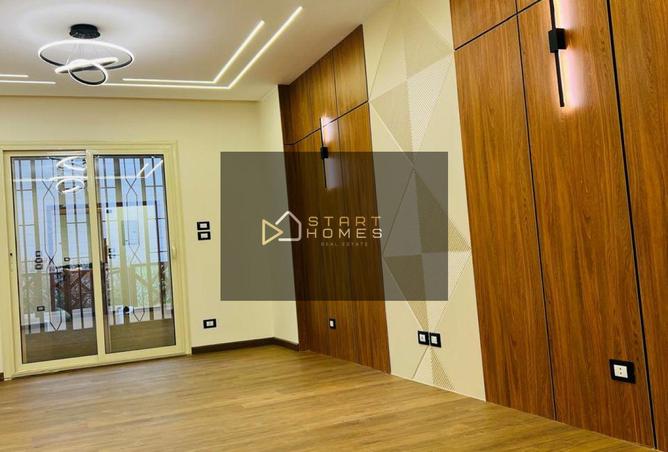 8182873 - Property Image 2