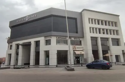 Clinic - Studio - 2 Bathrooms for rent in The Courtyard - 12th District - Sheikh Zayed City - Giza