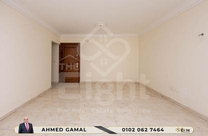 Apartment - 3 Bedrooms - 2 Bathrooms for sale in Mostafa Kamel St. - Seyouf - Hay Awal El Montazah - Alexandria