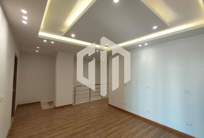 8401206 - Property Main Image