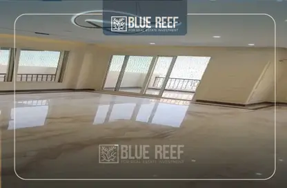 Apartment - 3 Bedrooms - 3 Bathrooms for sale in Stone Residence - 5th Settlement Compounds - The 5th Settlement - New Cairo City - Cairo