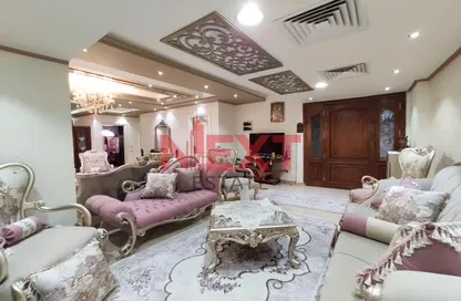 Apartment - 4 Bedrooms - 3 Bathrooms for sale in Laurent - Hay Sharq - Alexandria