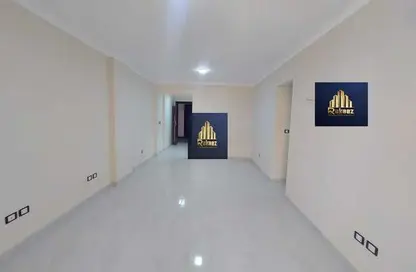 Apartment - 3 Bedrooms - 2 Bathrooms for rent in 10th Sector - Zahraa El Maadi - Hay El Maadi - Cairo