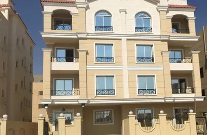 شقة - 3 غرف نوم - 2 حمامات للبيع في المجاورة الاولي - المنطقة الثامنة - مدينة الشروق - القاهرة