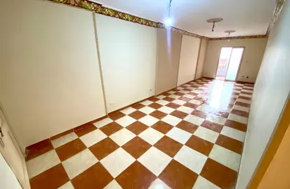 Apartment - 3 Bedrooms - 1 Bathroom for rent in Seyouf - Hay Awal El Montazah - Alexandria
