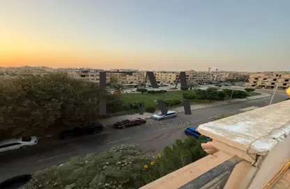 Apartment - 3 Bedrooms - 2 Bathrooms for sale in Ibrahim Al Mazny St. - El Banafseg 10 - El Banafseg - New Cairo City - Cairo