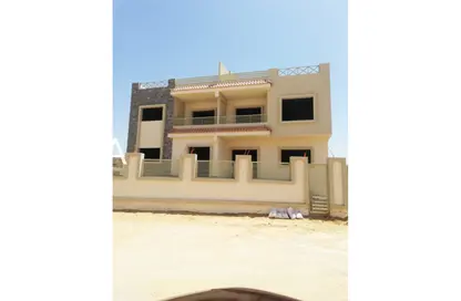 تاون هاوس - 8 غرف نوم - 6 حمامات للبيع في شارع البستان - الحي التاسع - الشيخ زايد - الجيزة