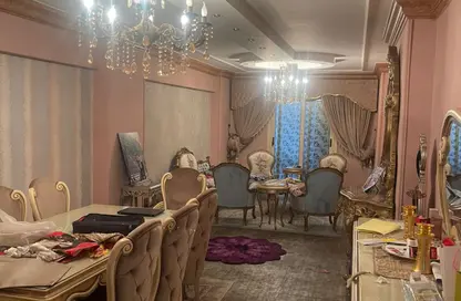 شقة - 3 غرف نوم - 1 حمام للبيع في محرم بك - حي وسط - الاسكندرية