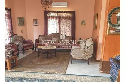 Villa - 4 Bedrooms - 5 Bathrooms for sale in Fountain Park - 5th Settlement Compounds - The 5th Settlement - New Cairo City - Cairo