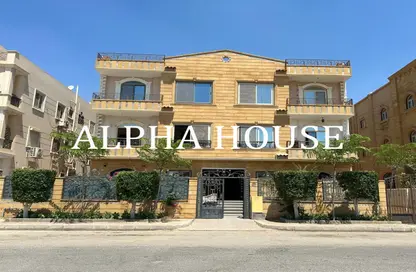 Apartment - 3 Bedrooms - 2 Bathrooms for sale in Al Imam Abu Hanifa Al Noaman St. - 6th District - Obour City - Qalyubia