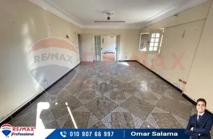 شقة - 4 غرف نوم - 2 حمامات للبيع في شارع وينجت - بولكلي - حي شرق - الاسكندرية
